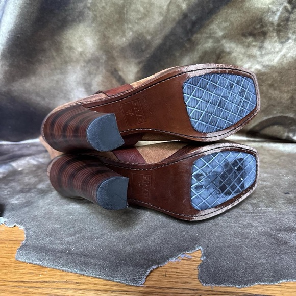 Frye harmony short boho western tan brown suede platform harness boots size 7.5 - Picture 4 of 6
